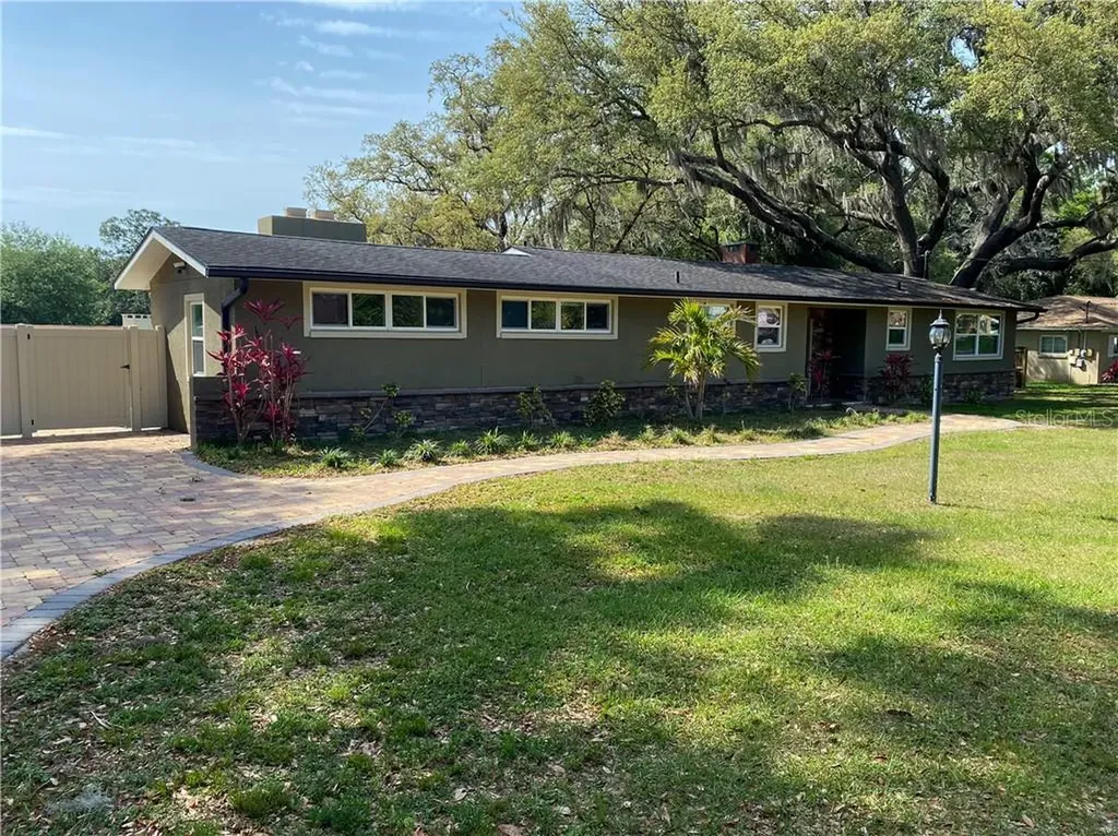 820 Hilltop Drive Brandon FL 33511