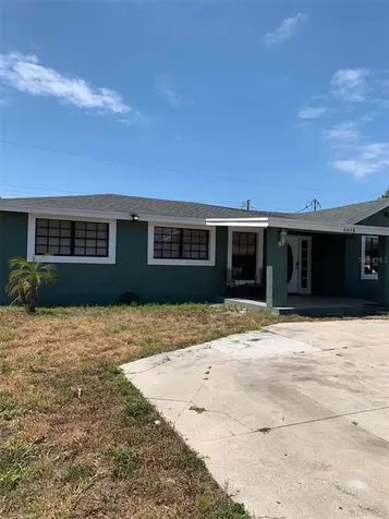 6018 W Paris Street Tampa FL 33634