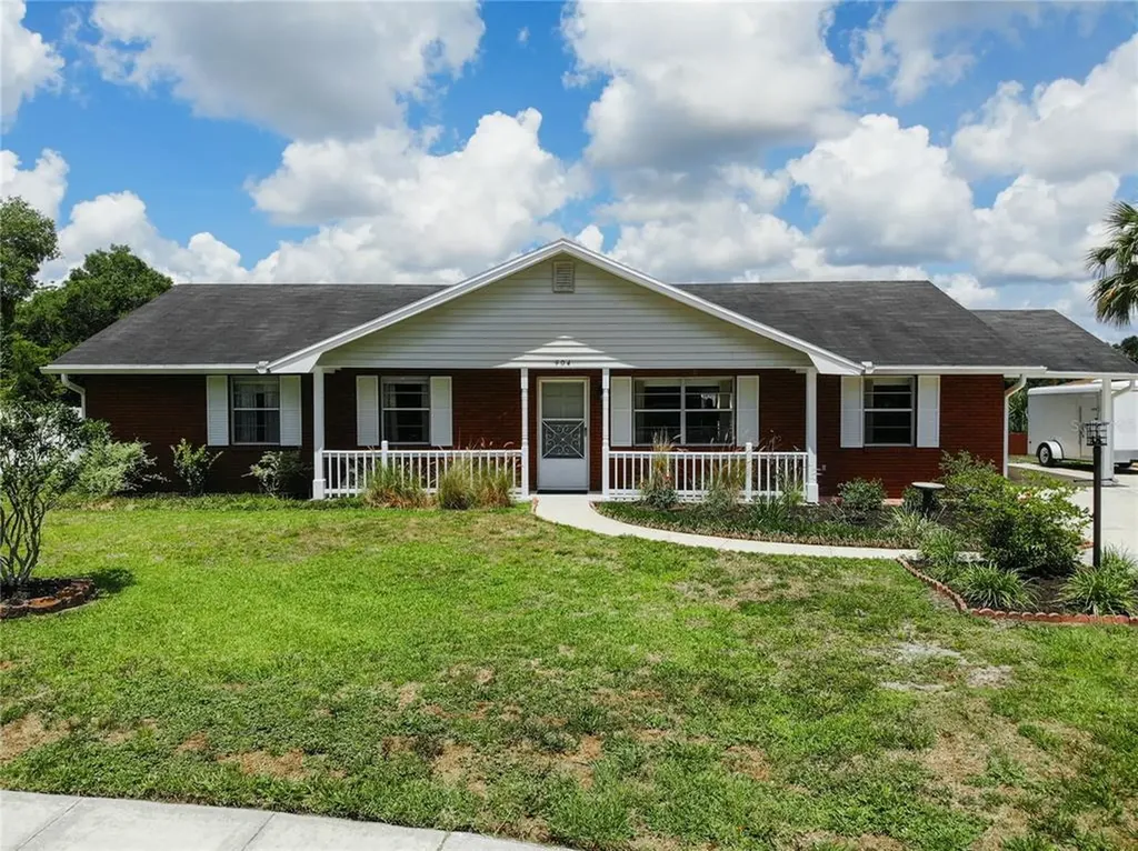 904 Northern Oaks Terrace Deland FL 32724