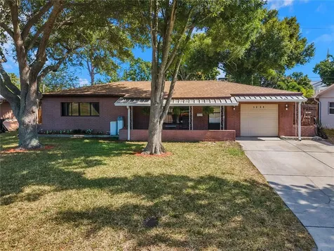 5960 39th Avenue N St Petersburg FL 33709