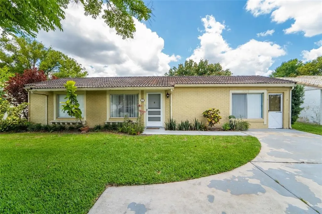 5230 Gateway Avenue Orlando FL 32821