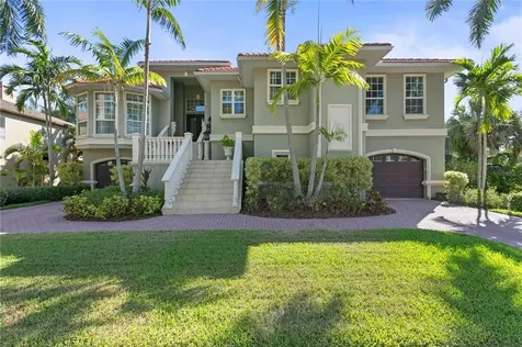 6105 Kipps Colony Drive W Gulfport FL 33707