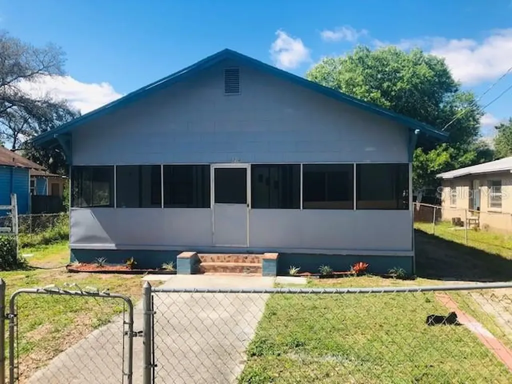 8214 N Elmer Street Tampa FL 33604