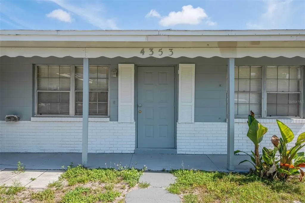 4353 Wallace Circle Tampa FL 33611