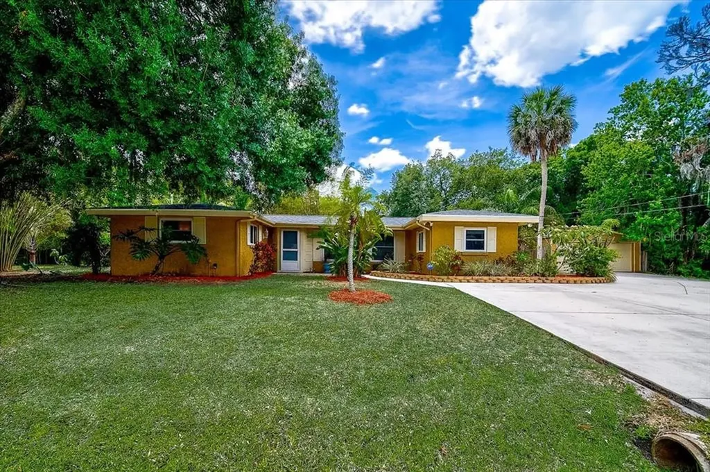 5688 Sawyer Circle Sarasota FL 34233