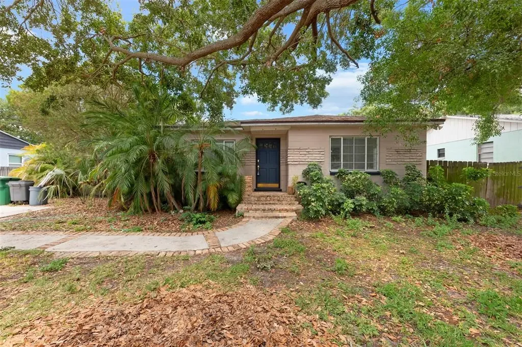 6214 S Jones Road Tampa FL 33611