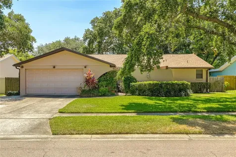 8042 17th Street N St Petersburg FL 33702
