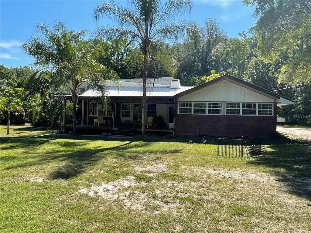 15630 Lake Iola Road Dade City FL 33523