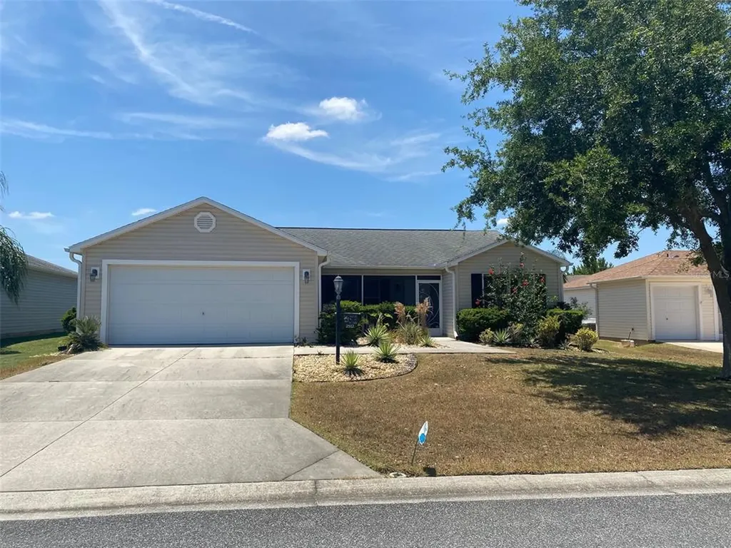 2512 English Ivy Circle The Villages FL 32162
