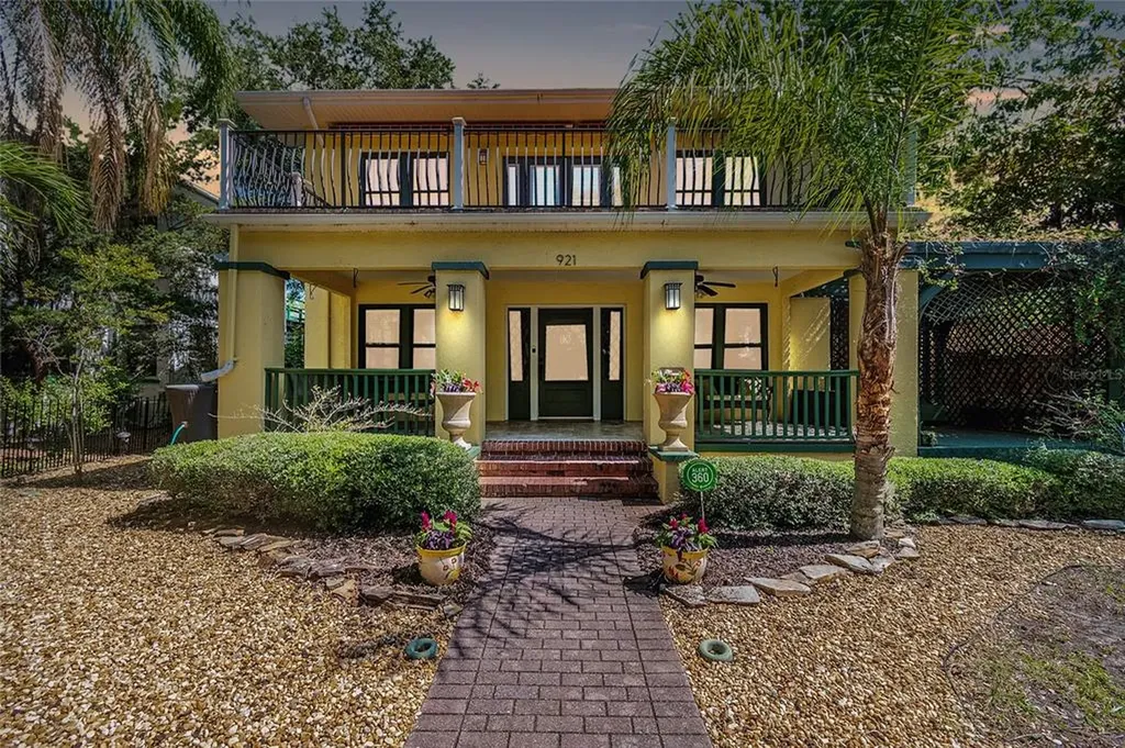 921 15th Avenue N St Petersburg FL 33704