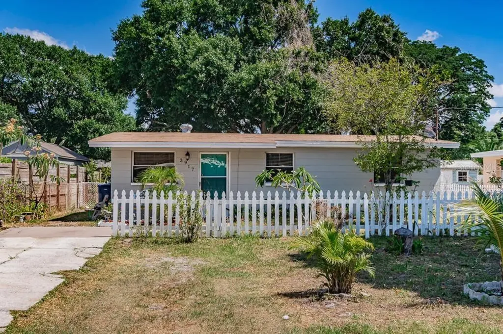 3917 W Bay Avenue Tampa FL 33616