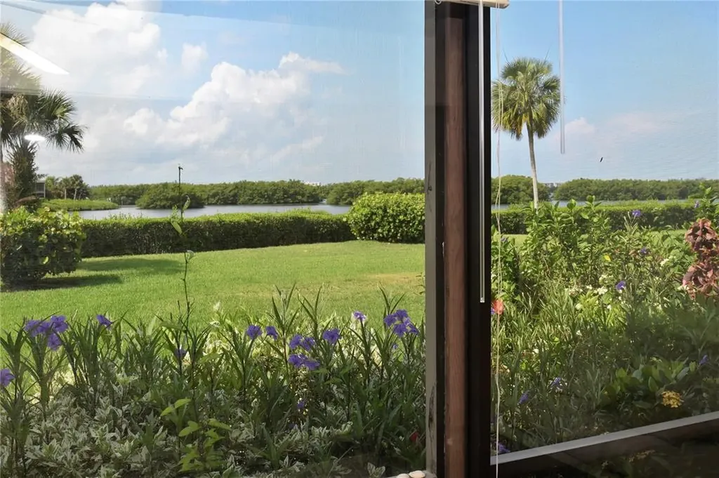1526 Pelican Point Drive Sarasota FL 34231