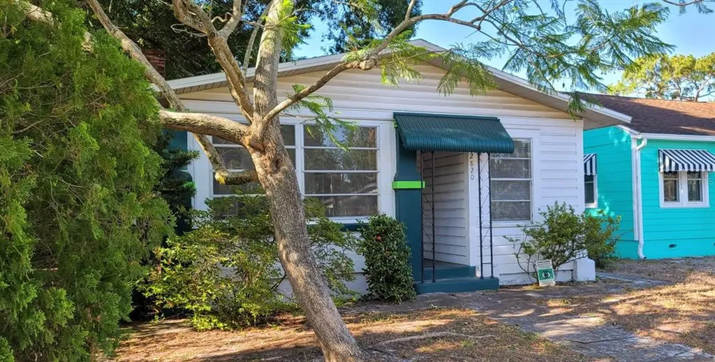 2820 Dartmouth Avenue N St Petersburg FL 33713