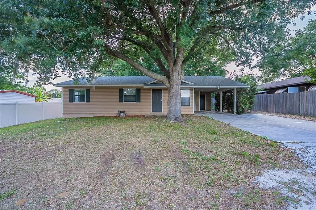 725 Virginia Avenue Tavares FL 32778