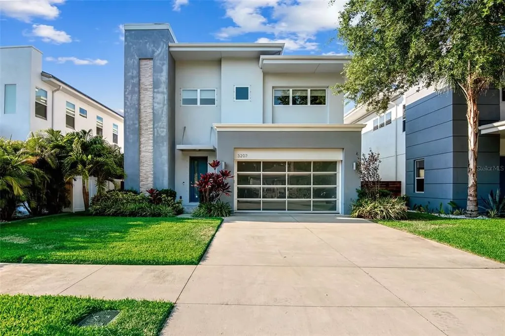 3207 W Paul Avenue Tampa FL 33611