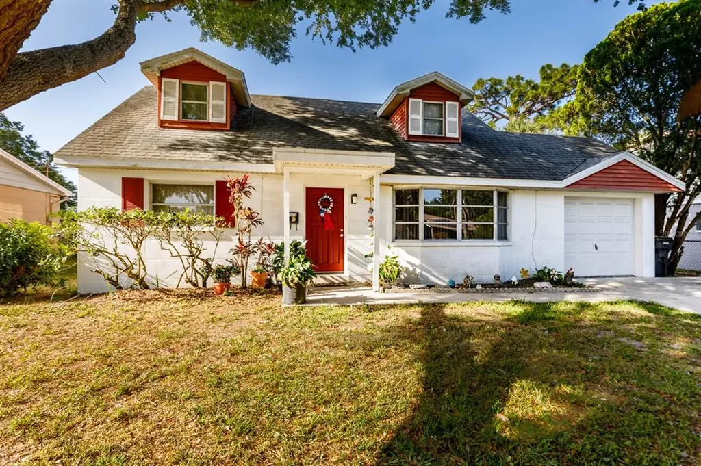 2612 68th Avenue N St Petersburg FL 33702