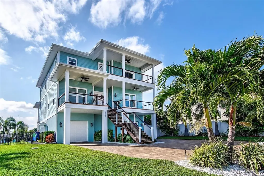 3555 Coquina Key Drive SE St Petersburg FL 33705