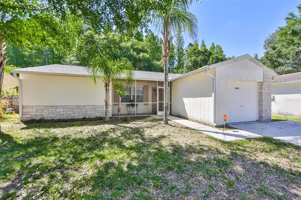 5716 Kneeland Lane Tampa FL 33625