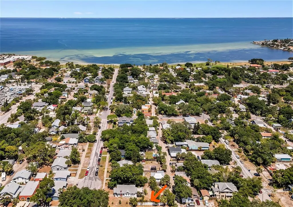 160 17th Avenue S St Petersburg FL 33701
