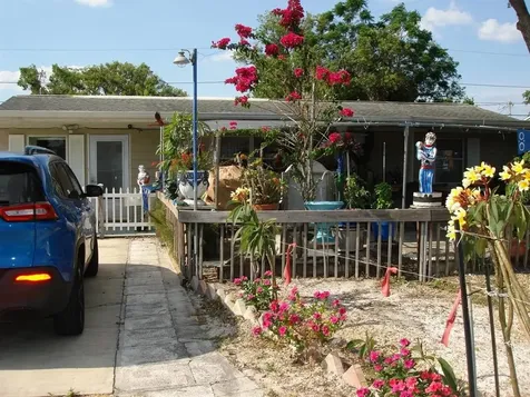 4327 Oak Bluff Avenue Holiday FL 34691