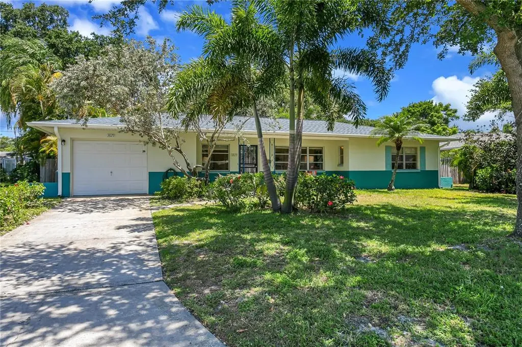 3829 21st Avenue N St Petersburg FL 33713