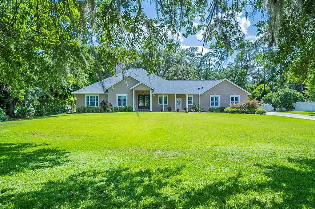 12048 Rambling Oak Boulevard Orlando FL 32832