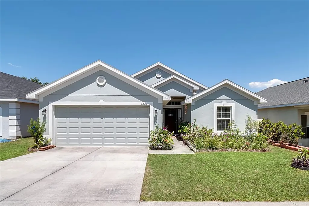 1225 Longville Circle Tavares FL 32778