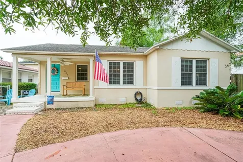 836 30th Avenue N St Petersburg FL 33704