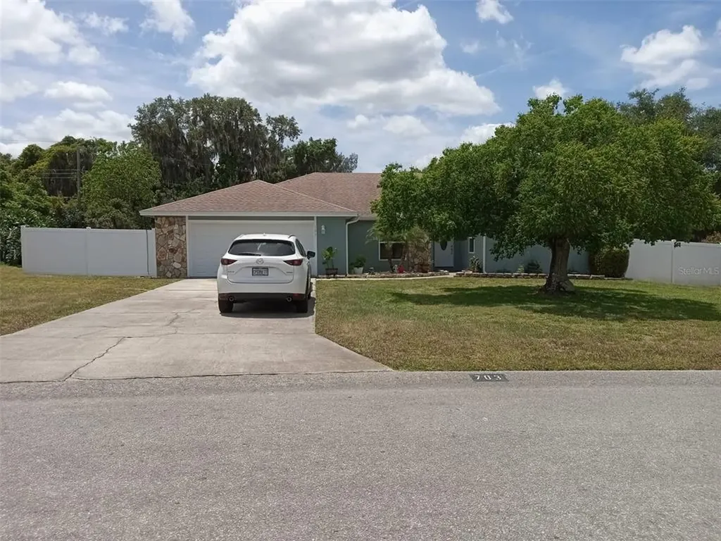 703 Willow Run Lakeland FL 33813