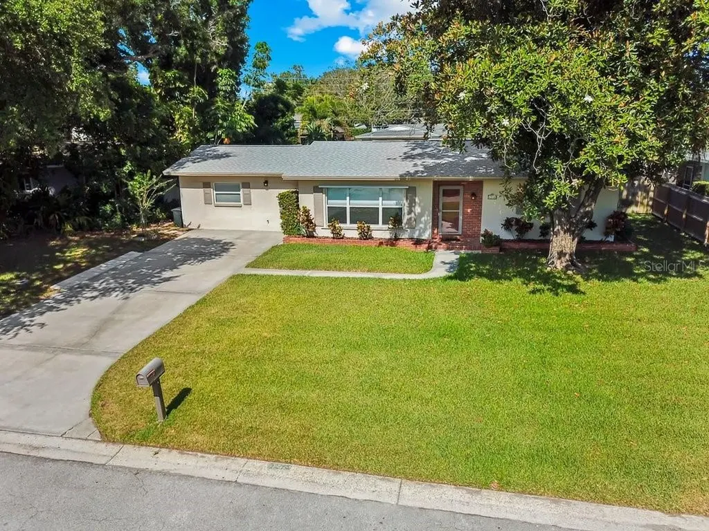 1516 Kurt Lane Clearwater FL 33764