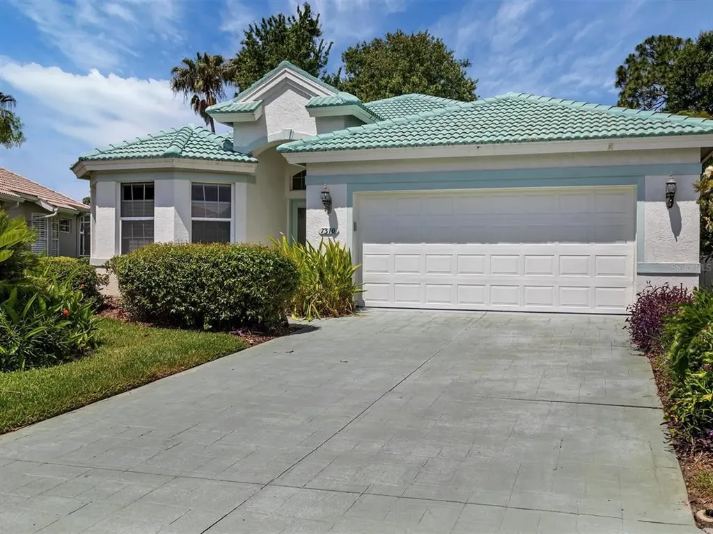 7310 Dunes Court Bradenton FL 34202