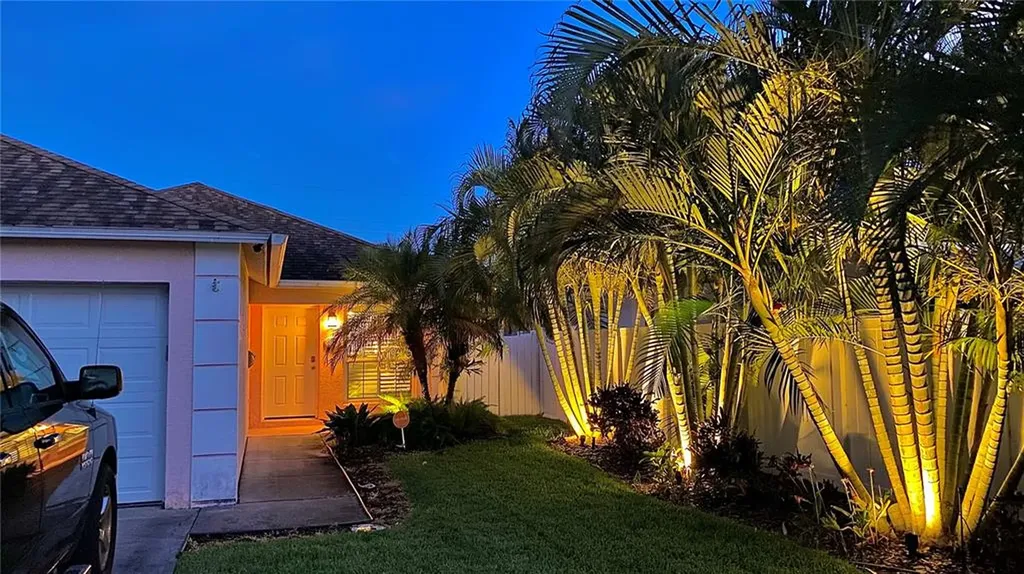 4944 21st Avenue N St Petersburg FL 33710