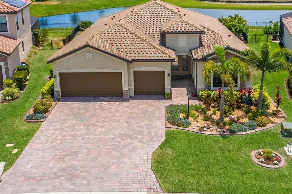 3723 Scrub Creek Run Bradenton FL 34211