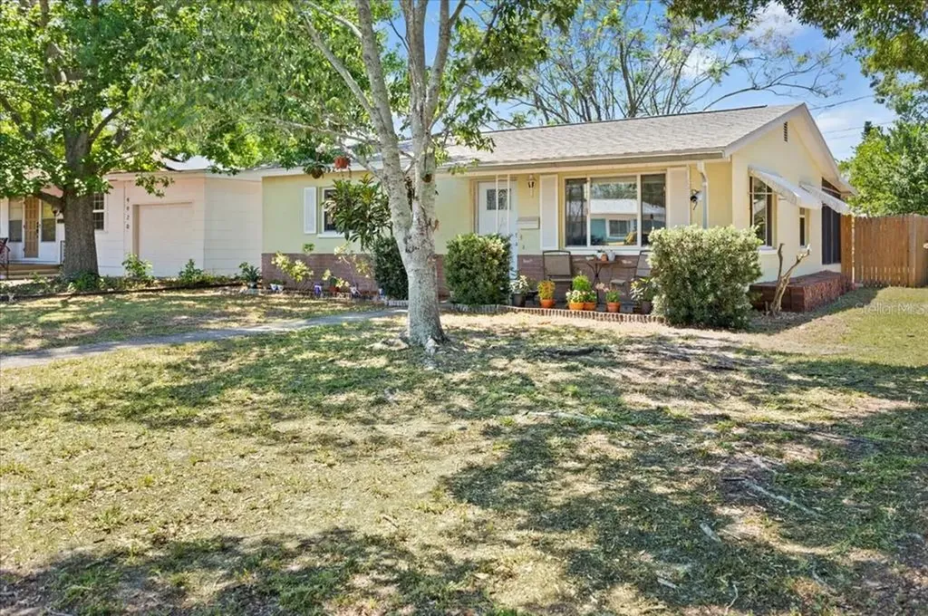 4932 20th Avenue N St Petersburg FL 33710