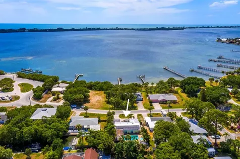 195 Winson Avenue Englewood FL 34223