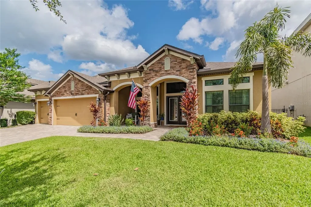 15518 Starling Crossing Drive Lithia FL 33547