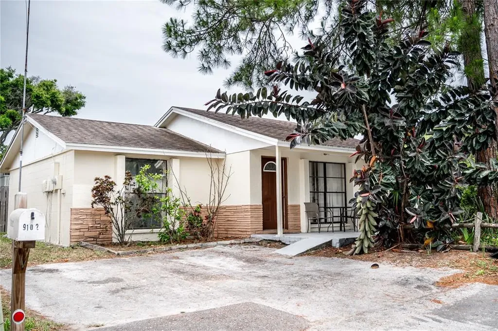 9102 Baymeadow Court Tampa FL 33615