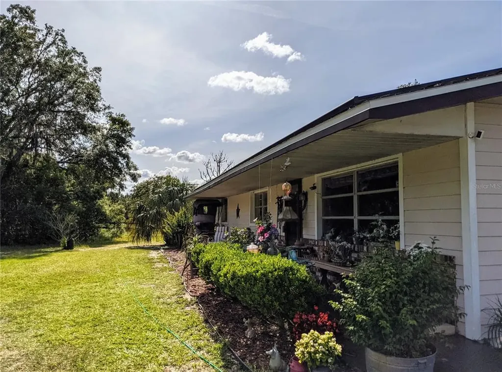 10220 SE 141st Avenue Road Ocklawaha FL 32179