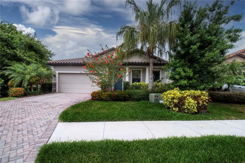 8220 36th Street E Sarasota FL 34243