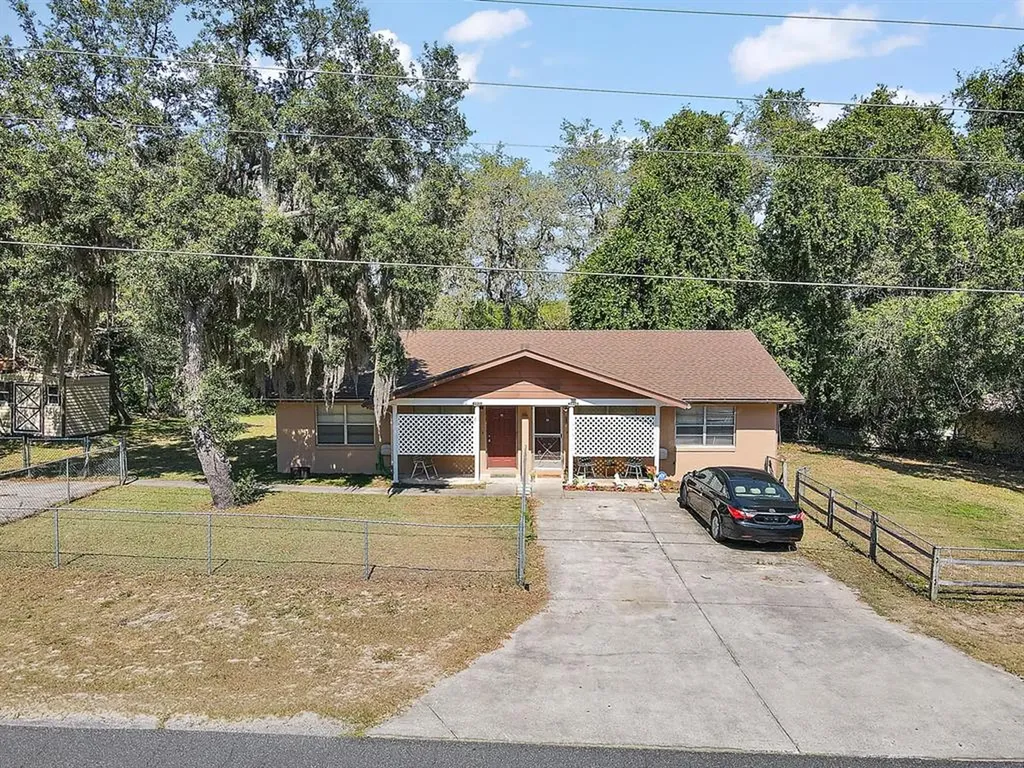 40308 Grays Airport Road Lady Lake FL 32159