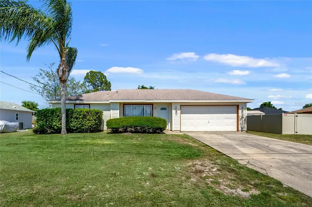 2445 Courtland Boulevard Deltona FL 32738
