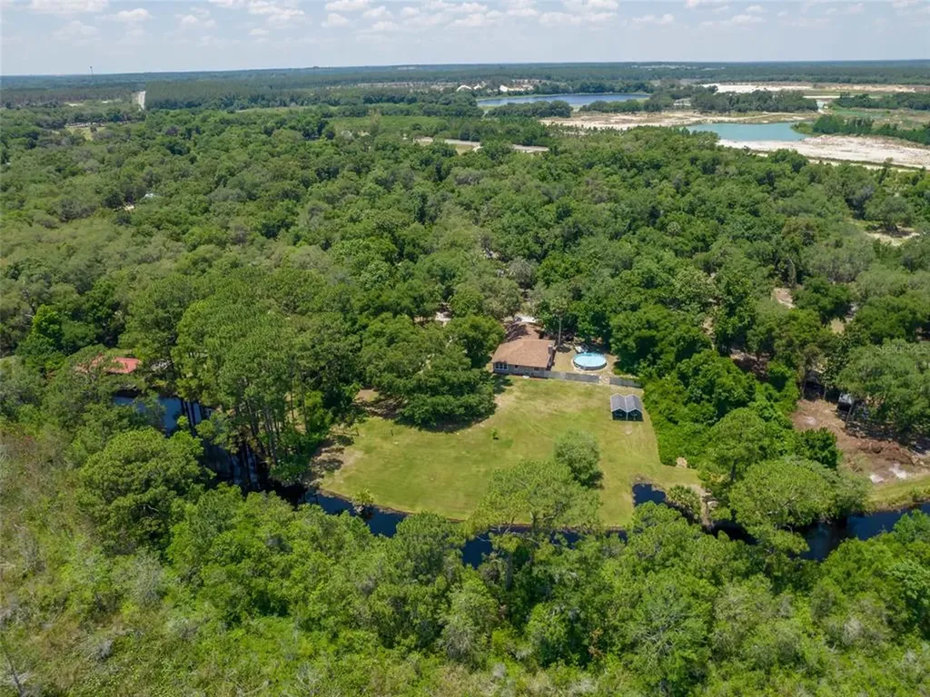 18500 SE Highway 42 Weirsdale FL 32195