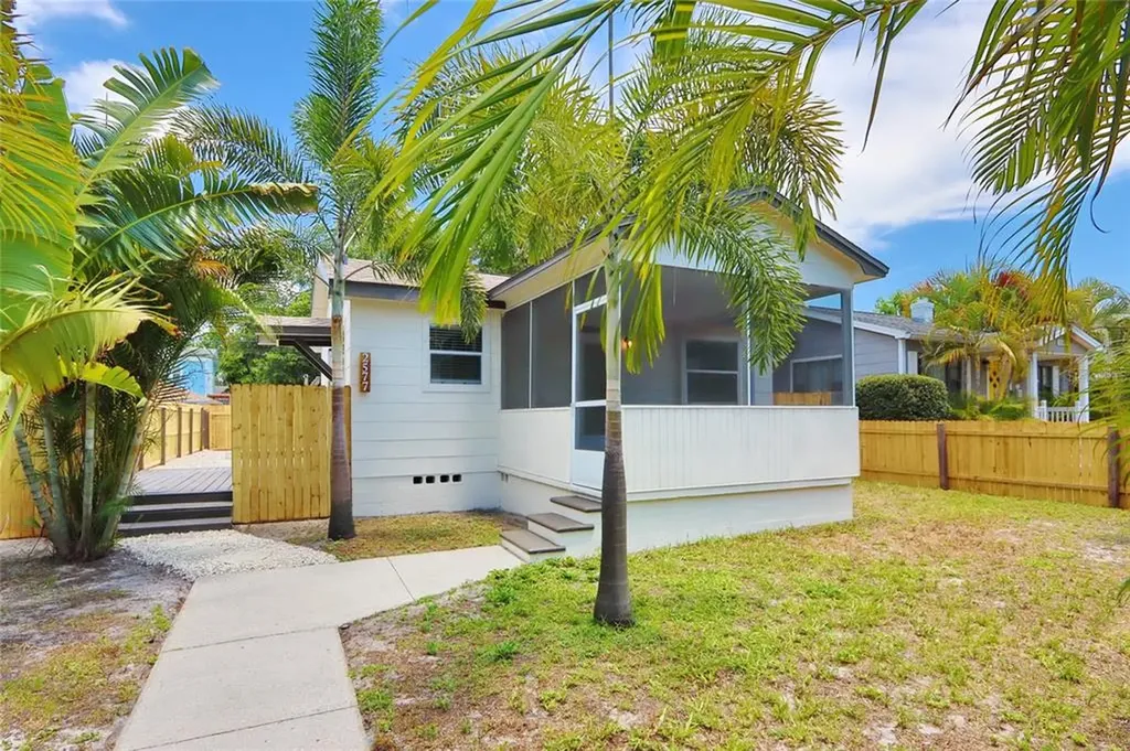 2577 9th Avenue N St Petersburg FL 33713