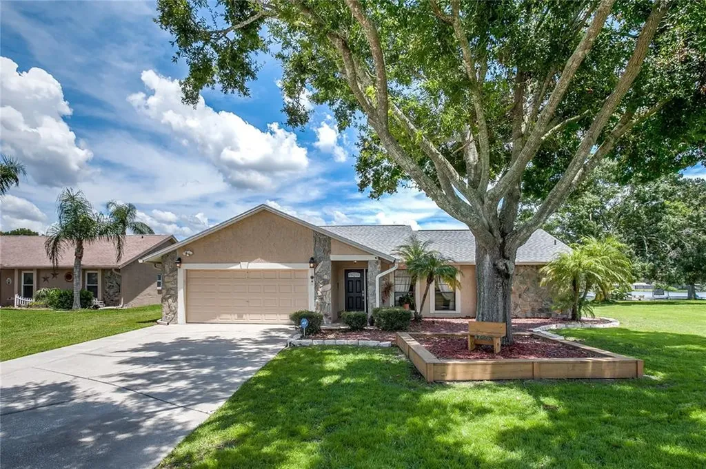 6701 Sea Robin Place Tampa FL 33615