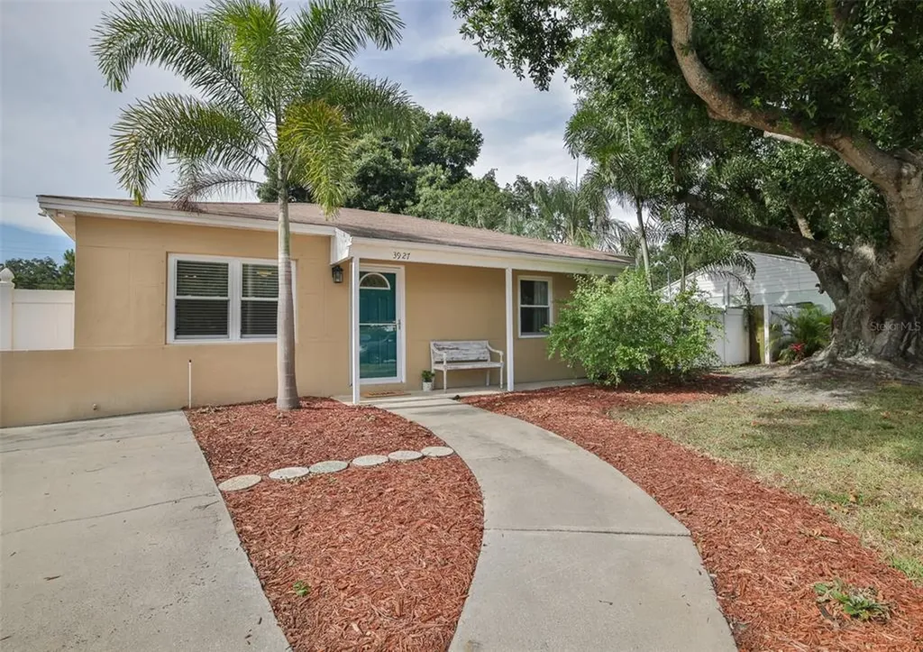 3927 W Bay Vista Avenue Tampa FL 33611