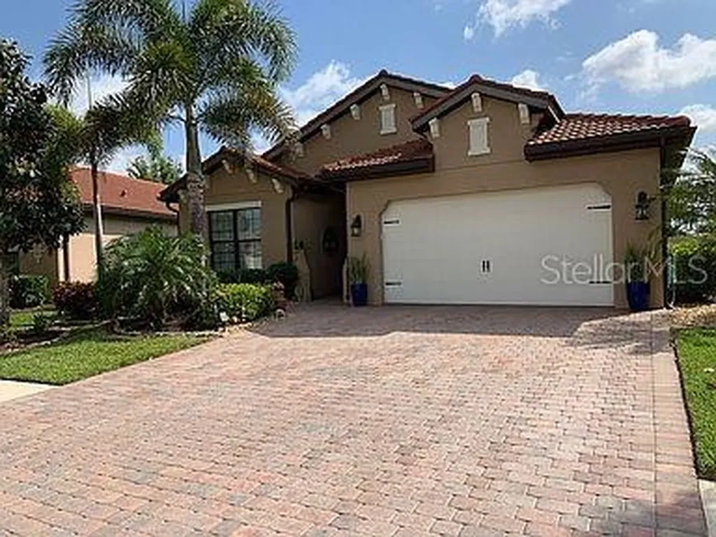 1052 Bradberry Drive Nokomis FL 34275