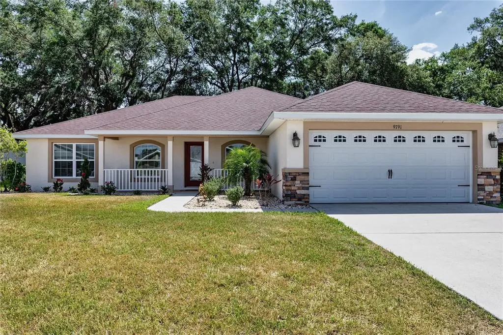 9791 Pepper Tree Place Wildwood FL 34785