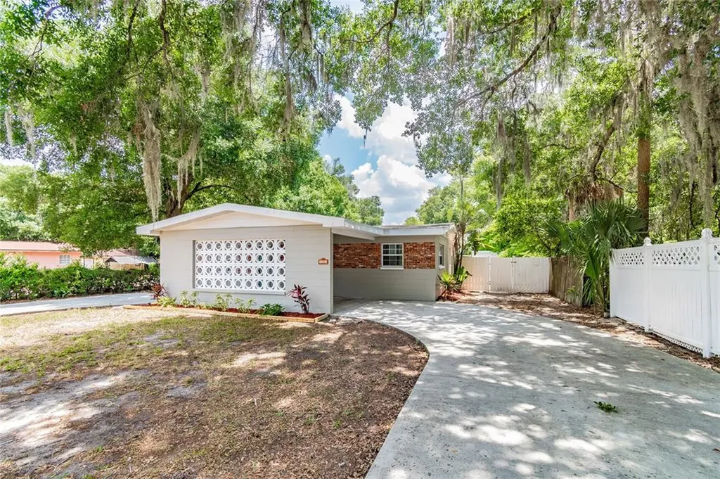 1204 N Orange Street Plant City FL 33563