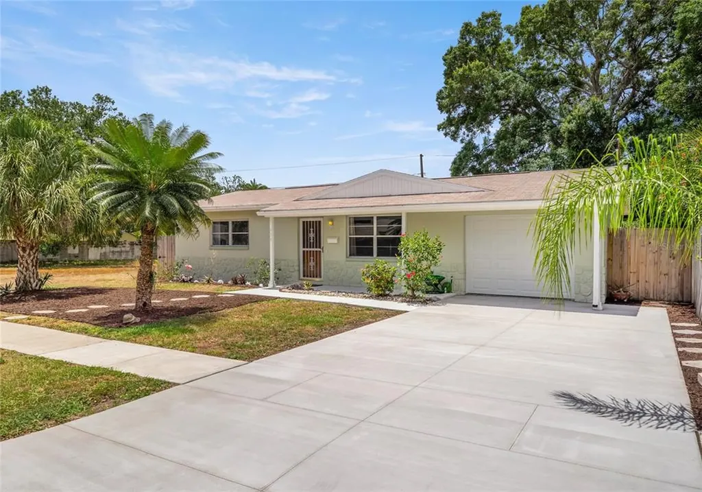 438 80th Avenue N St Petersburg FL 33702