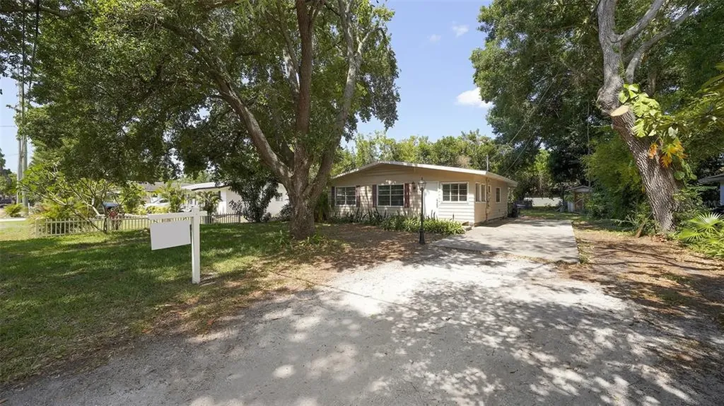 1108 40th Street W Bradenton FL 34205
